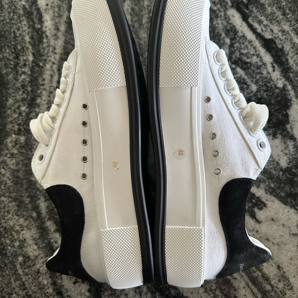 Alexander Mcqueens - Picture 3 of 4